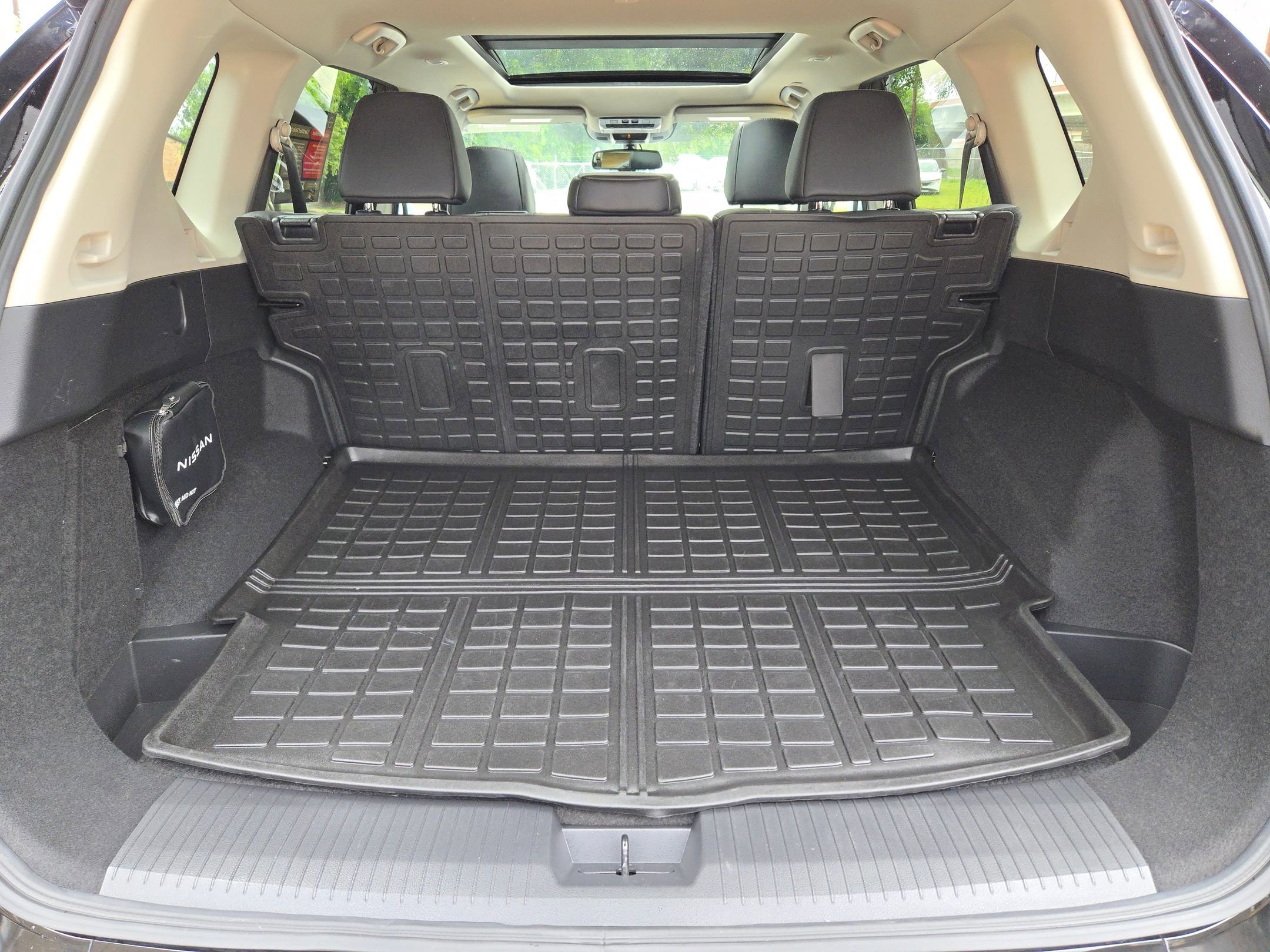 Used 2024 Nissan Rogue SL w/ SL Premium Package FWD image 25