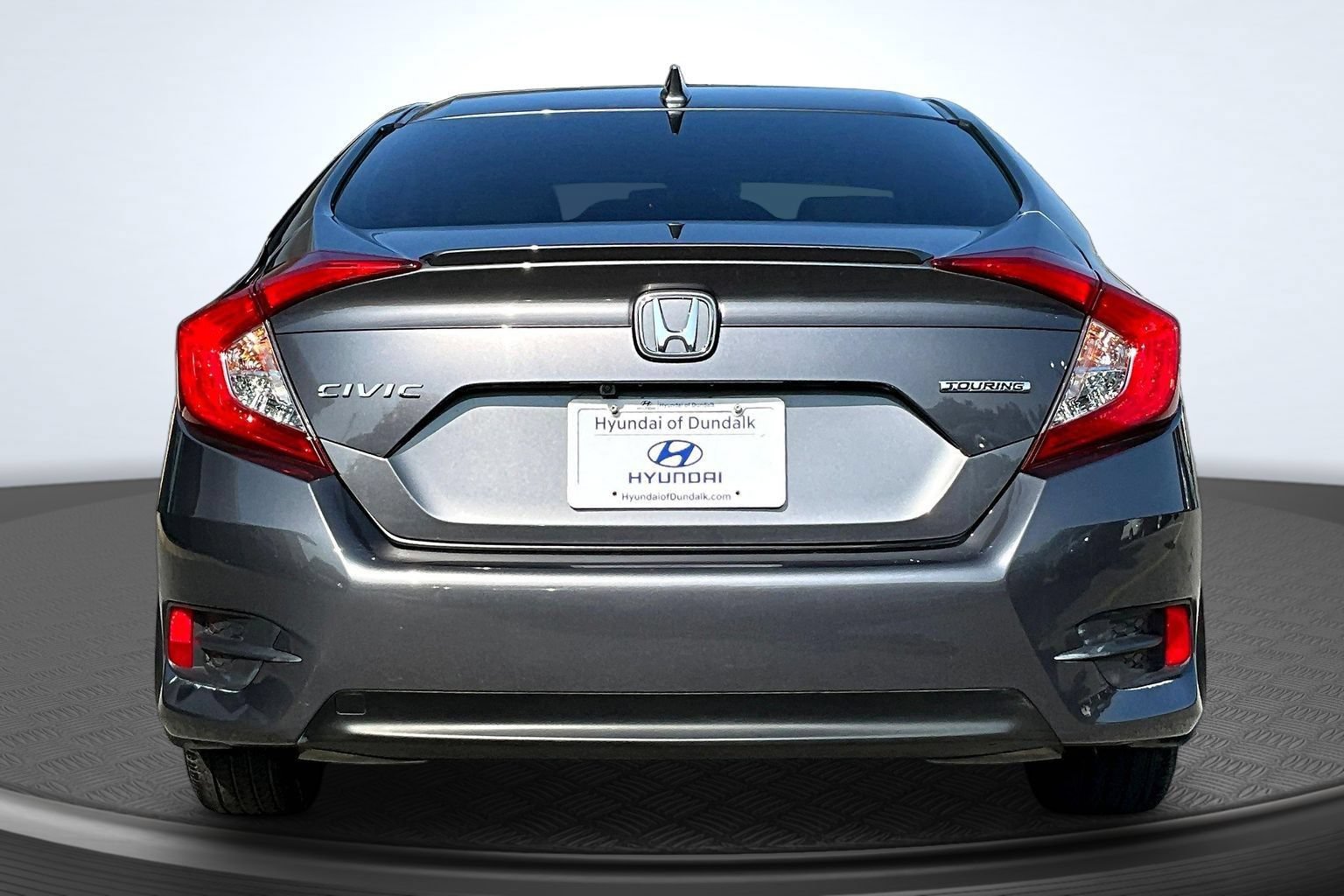 Used 2018 Honda Civic Touring image 4