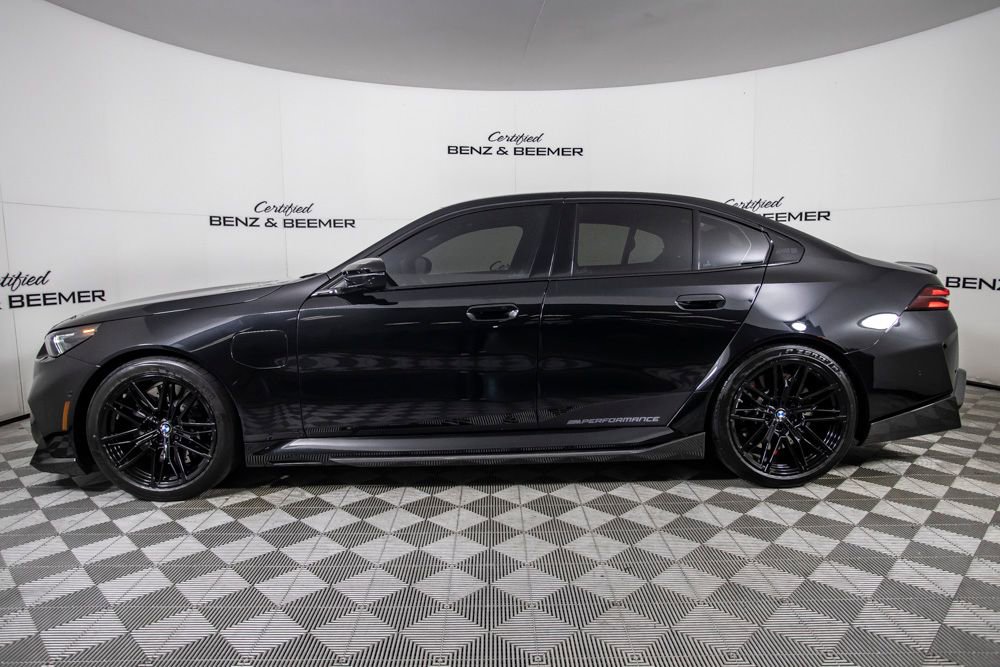 Used 2026 BMW M5 w/ Executive Package image 11