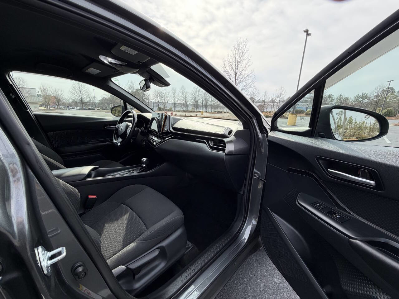 Used 2018 Toyota C-HR XLE image 20