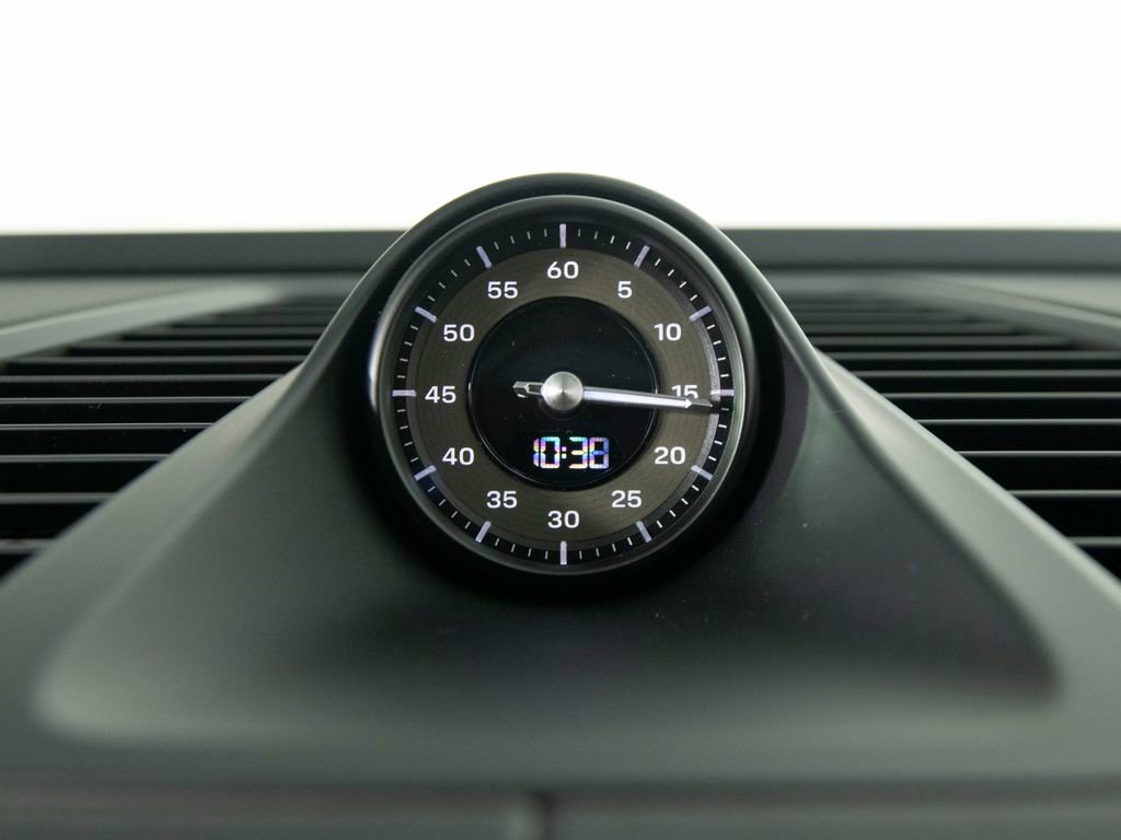 New 2026 Porsche Macan Turbo Electric image 27