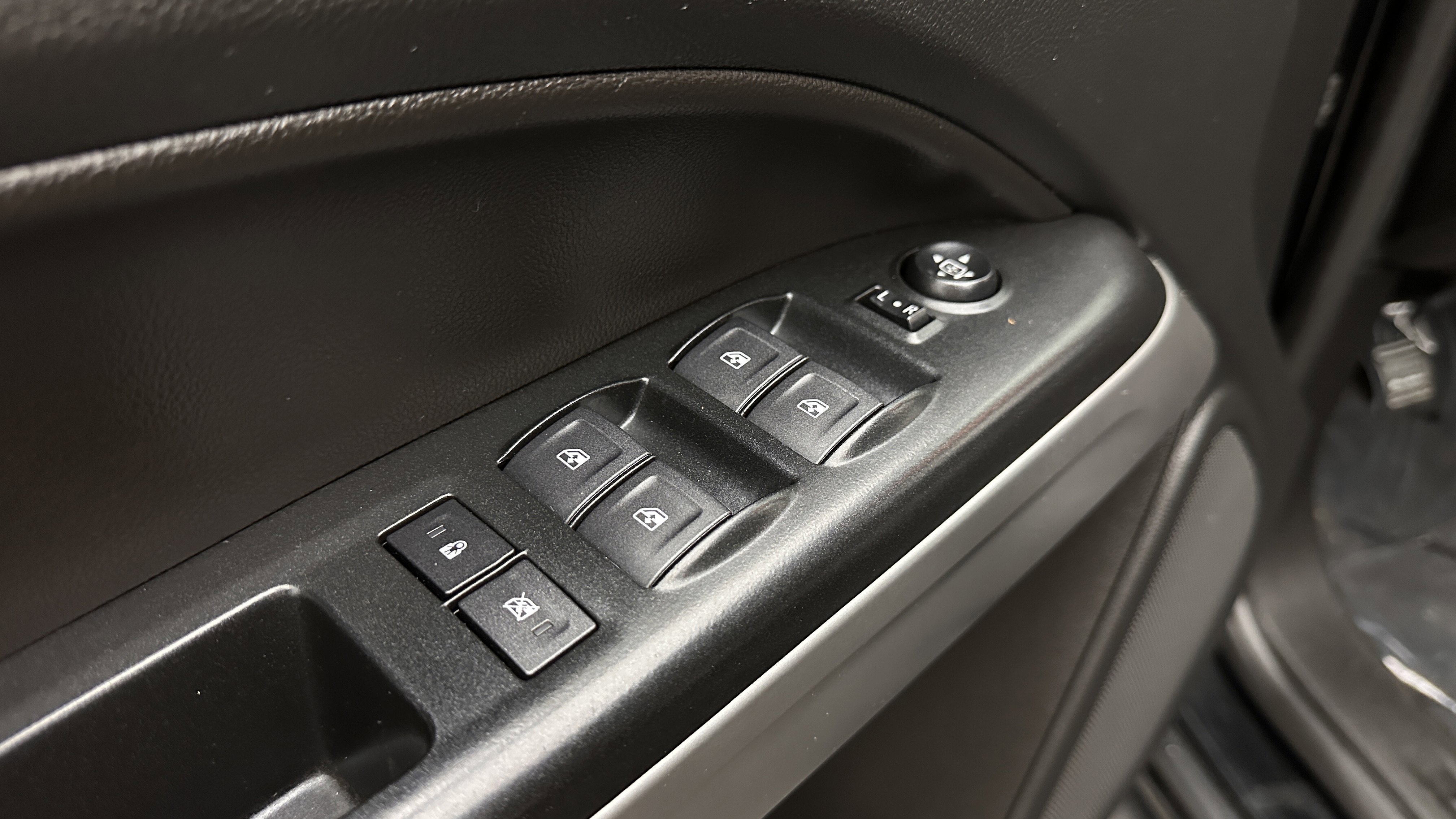 Used 2019 Chevrolet Colorado LT w/ Redline Special Edition AWD/4WD image 11