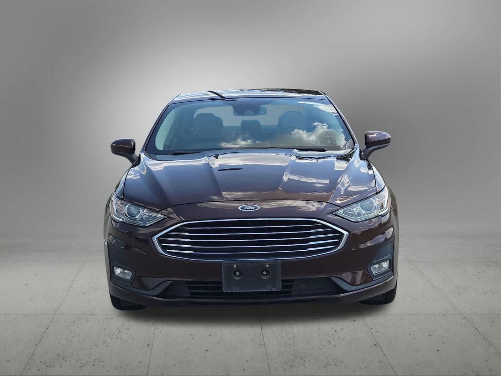 Used 2019 Ford Fusion SE w/ Equipment Group 151A FWD image 9