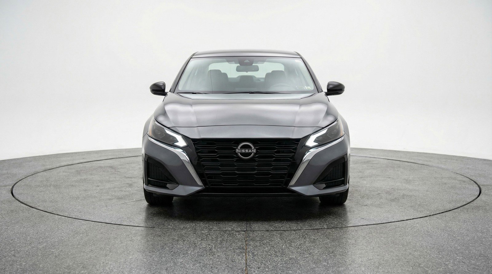 Used 2025 Nissan Altima 2.5 SV image 2