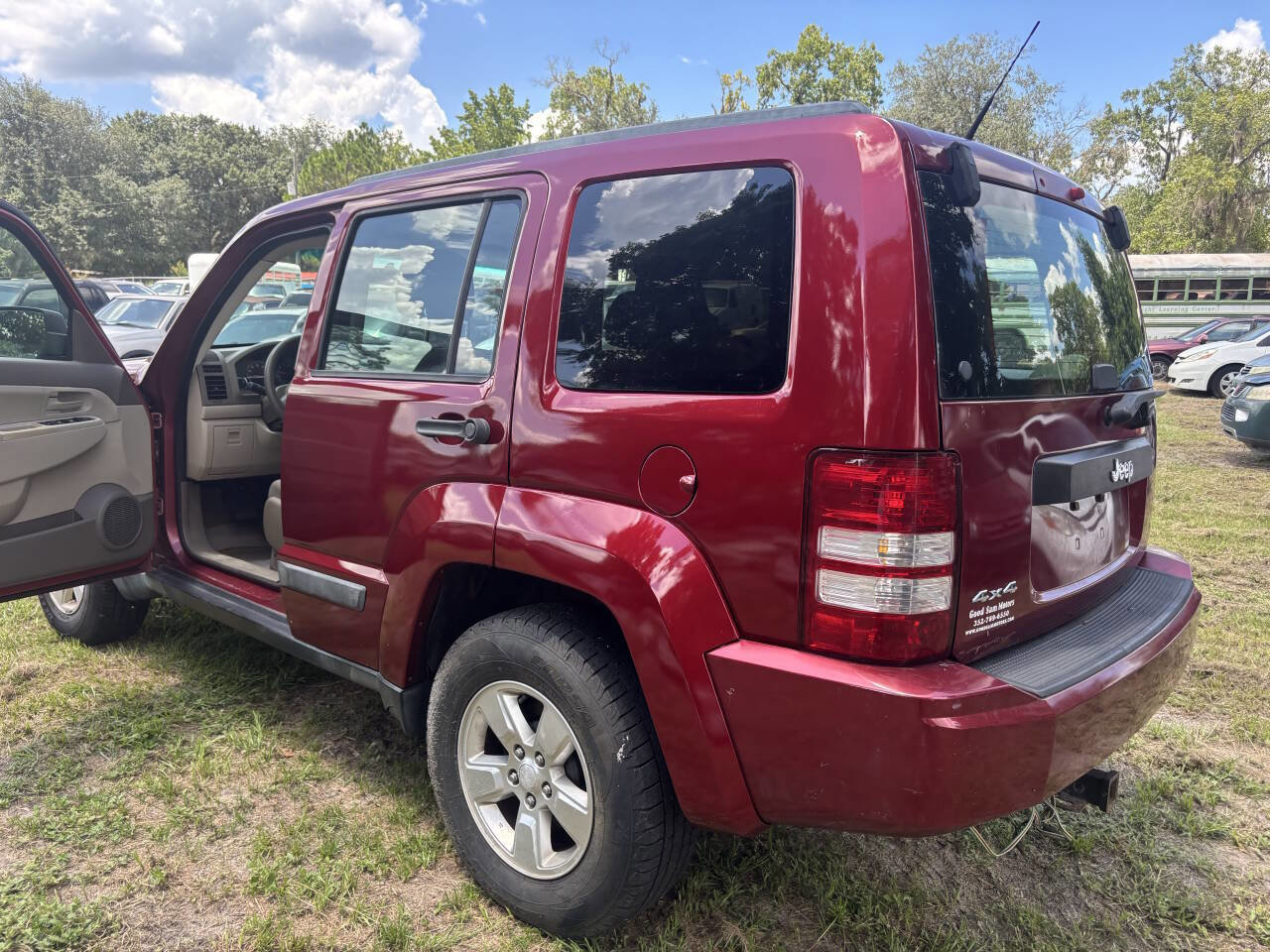 Used 2011 Jeep Liberty Sport image 6