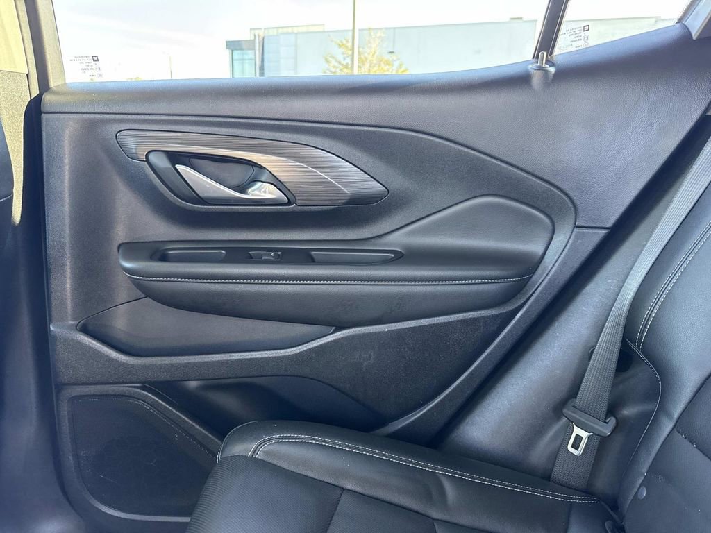 Used 2023 GMC Terrain SLT image 19