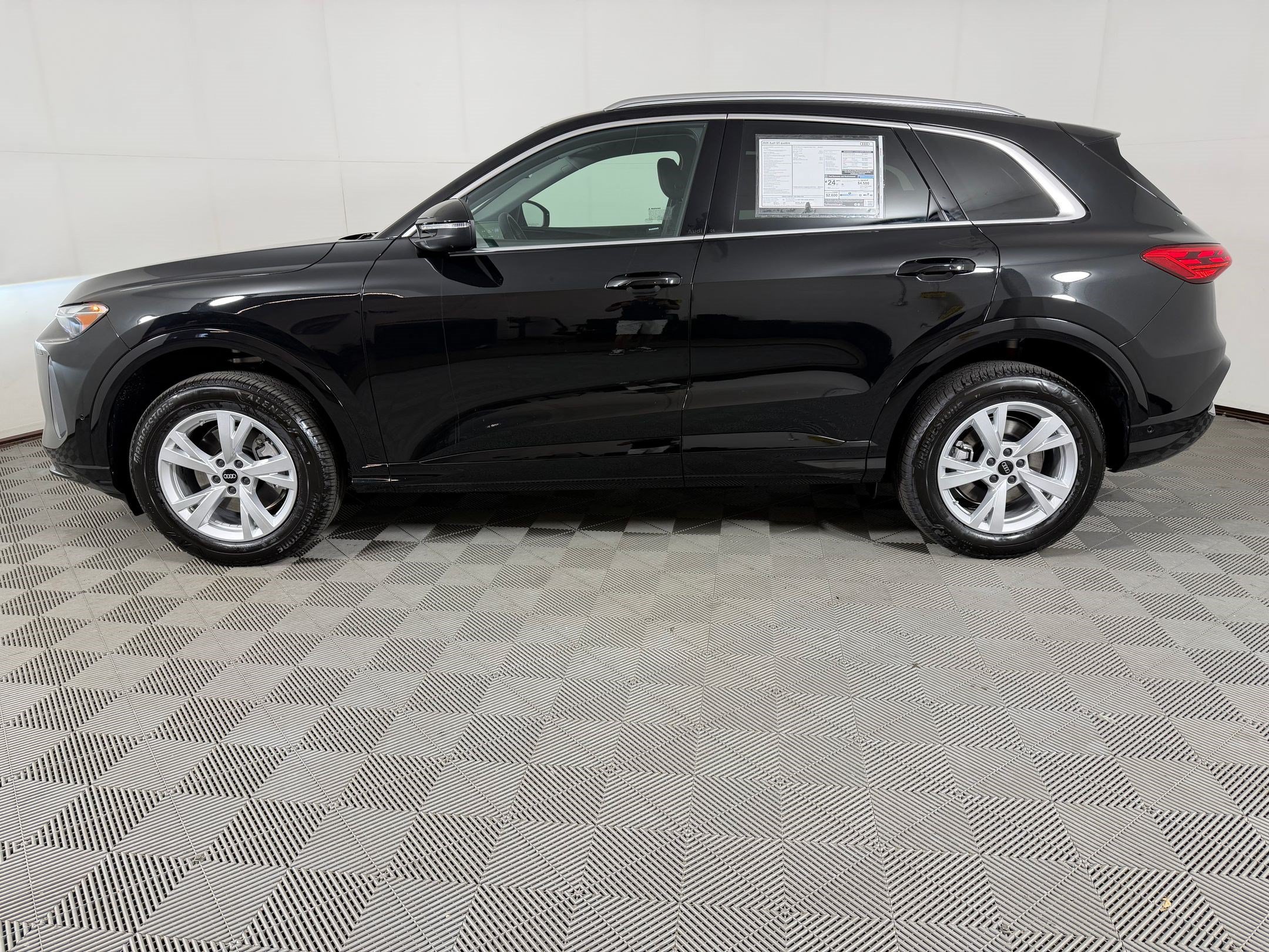 New 2026 Audi Q5 Premium AWD/4WD image 2