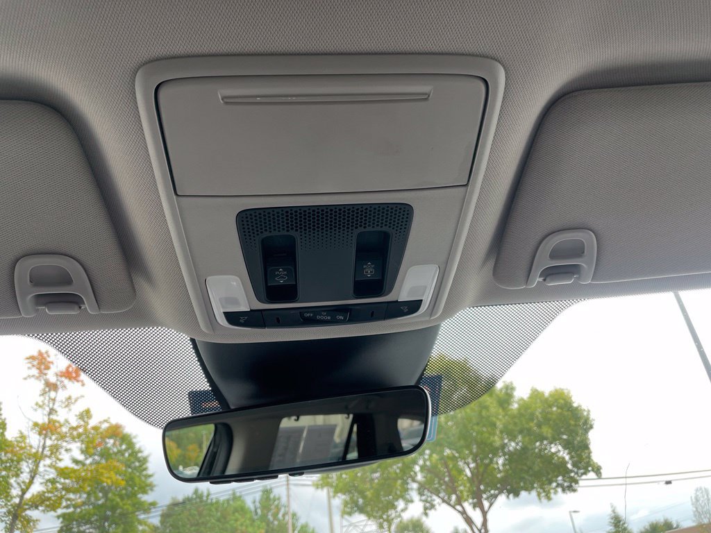 Certified 2025 Honda Pilot Touring image 16