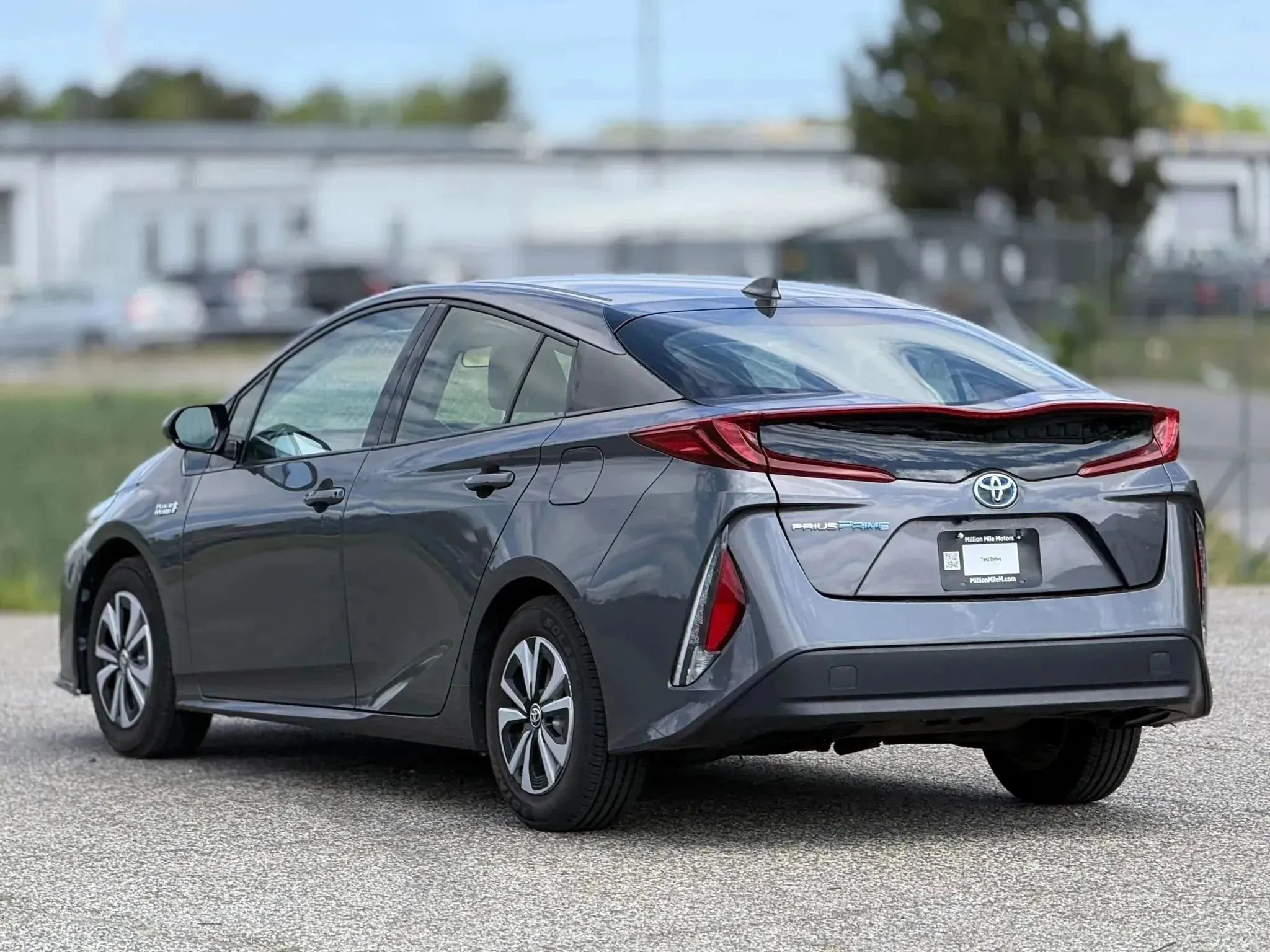 Used 2017 Toyota Prius Prime Plus w/ Carpet Mat Package image 10