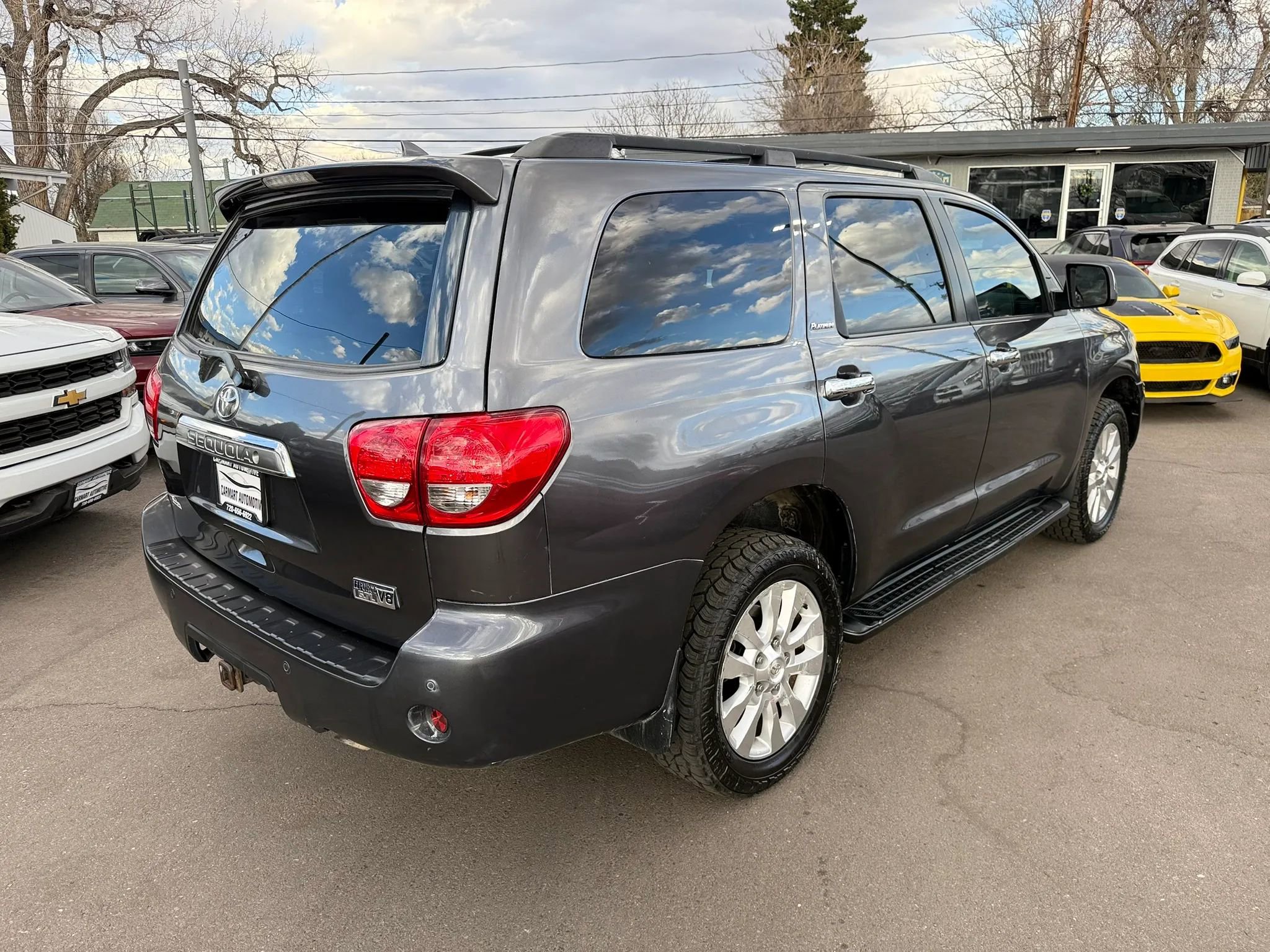 Used 2014 Toyota Sequoia Platinum w/ Preferred Accessory Package AWD/4WD image 9