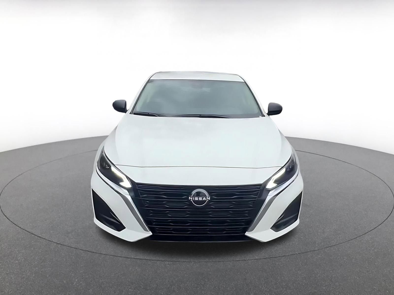 Used 2025 Nissan Altima 2.5 SV image 4