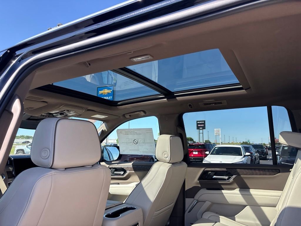 New 2026 GMC Yukon XL Denali w/ Sun & Power Step Package AWD/4WD image 11