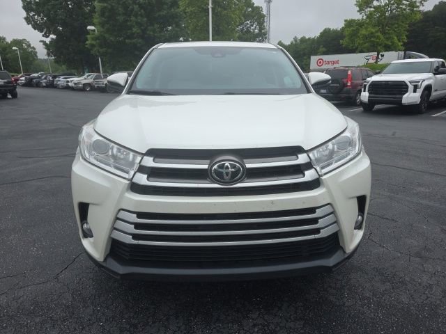 Used 2019 Toyota Highlander Plus AWD/4WD image 2