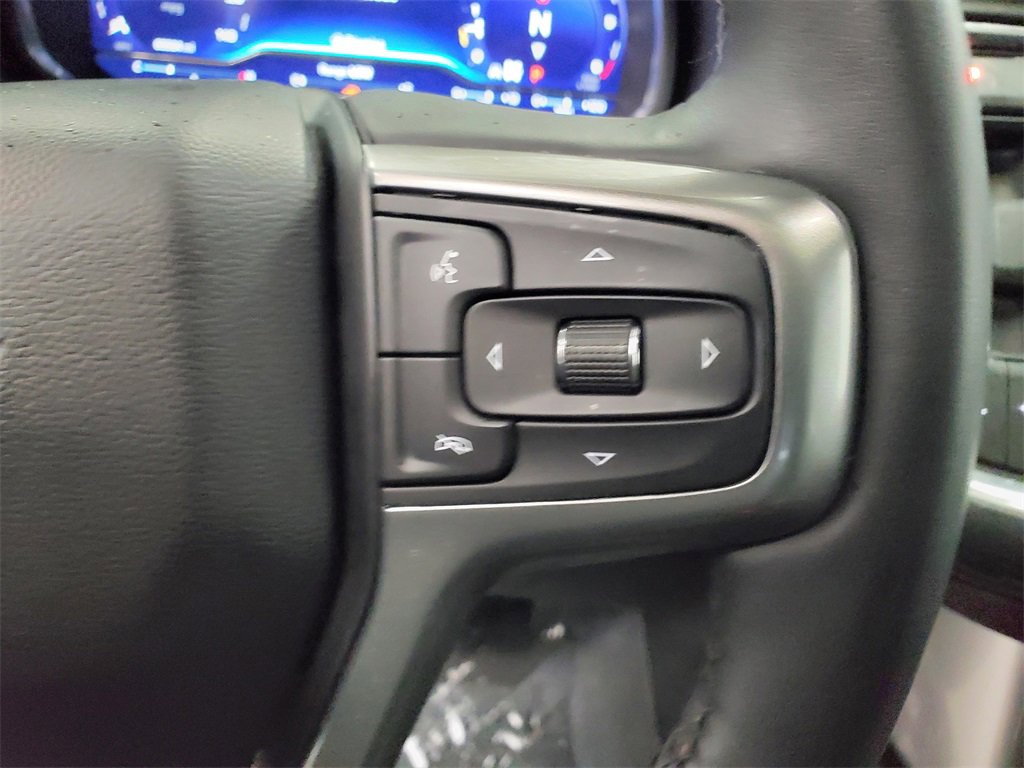 Used 2023 Chevrolet Suburban Z71 w/ Luxury Package image 16