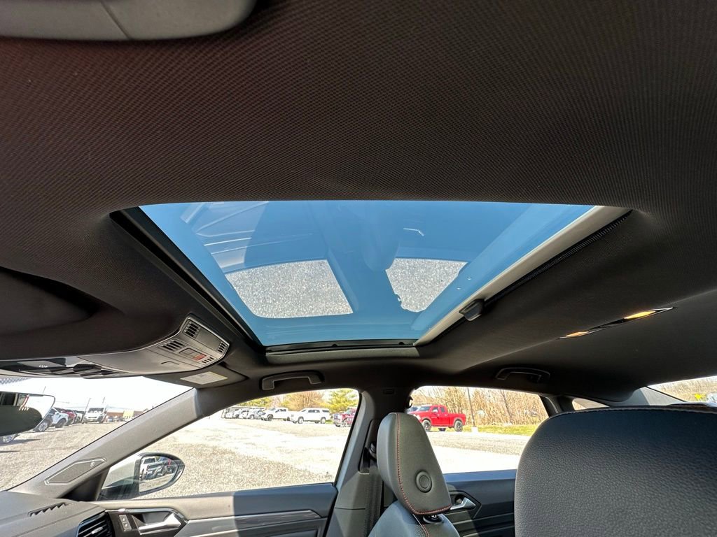 Used 2021 Volkswagen Jetta GLI image 3