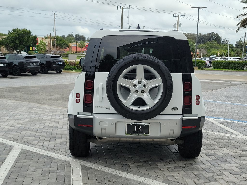 Certified 2023 Land Rover Defender 90 SE AWD/4WD image 4