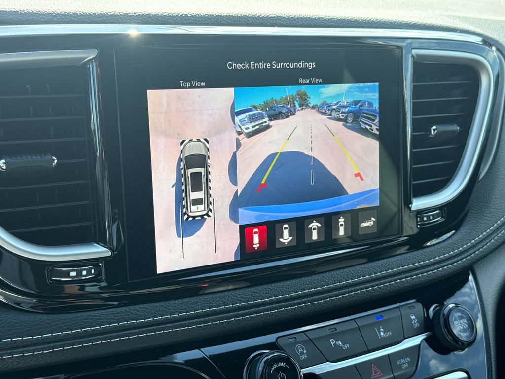 New 2027 Chrysler Pacifica Select FWD image 26