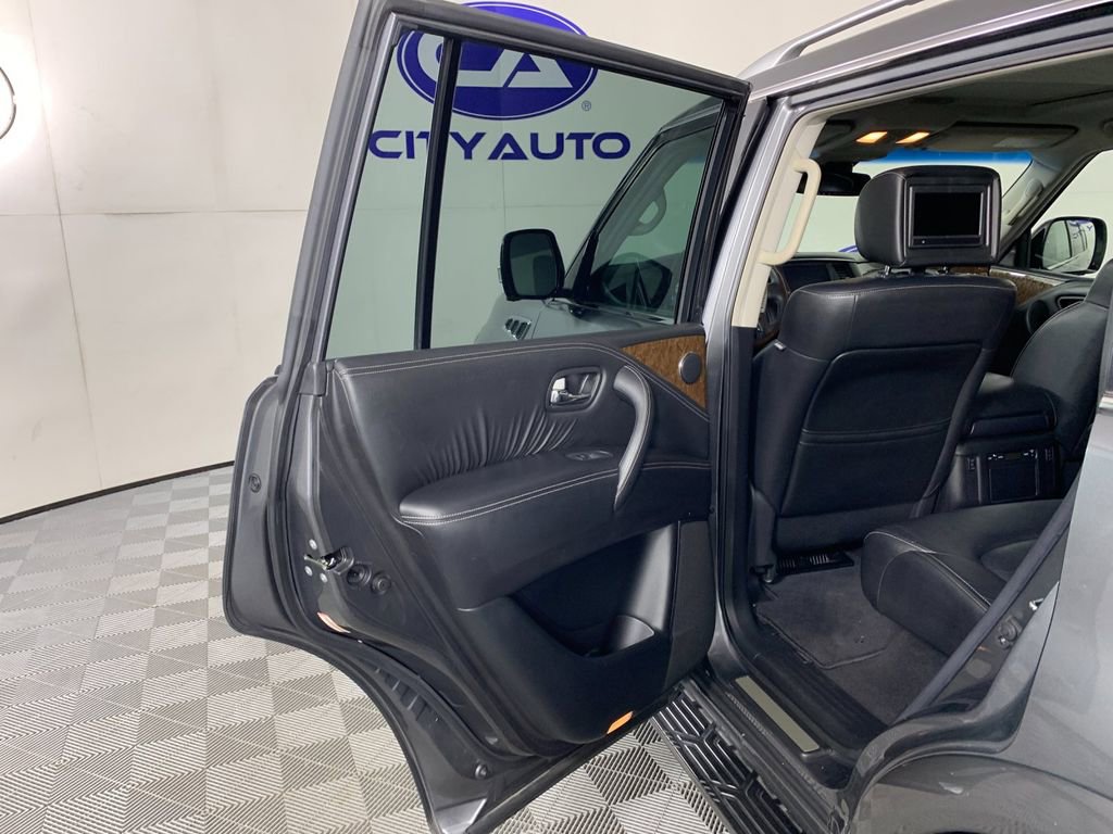 Used 2017 INFINITI QX80 4WD w/ Driver Assistance Package image 31