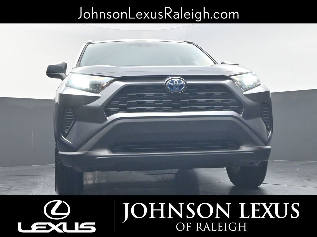 Used 2021 Toyota RAV4 LE AWD/4WD image 17