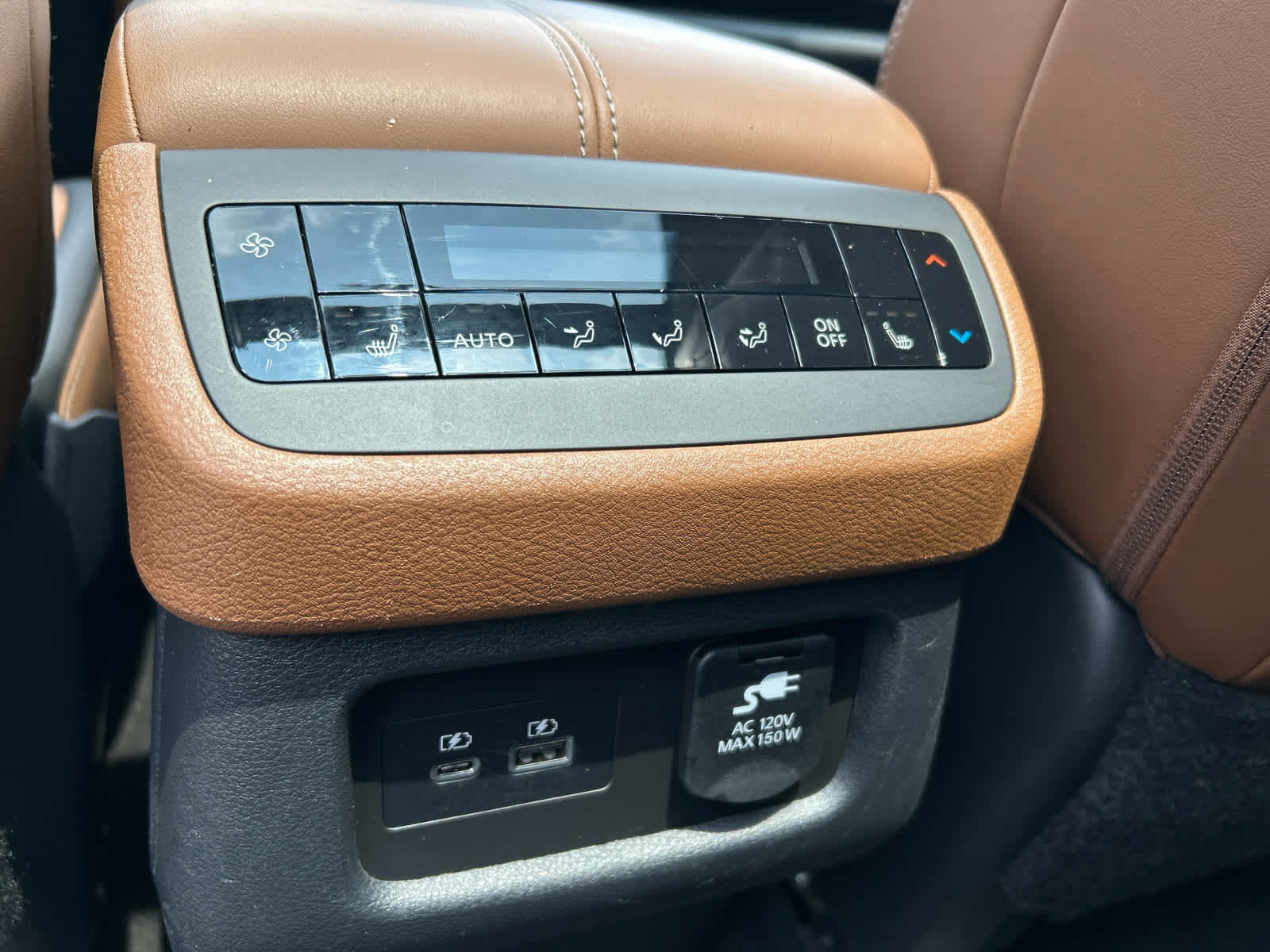 Certified 2025 Nissan Pathfinder Platinum AWD/4WD image 33