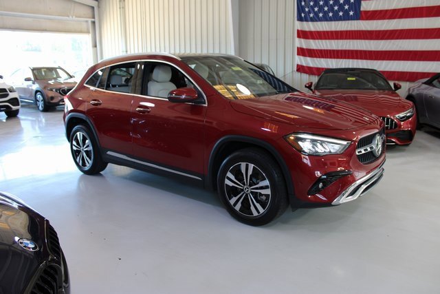 Used 2024 Mercedes-Benz GLA 250 w/ Exclusive Package image 44