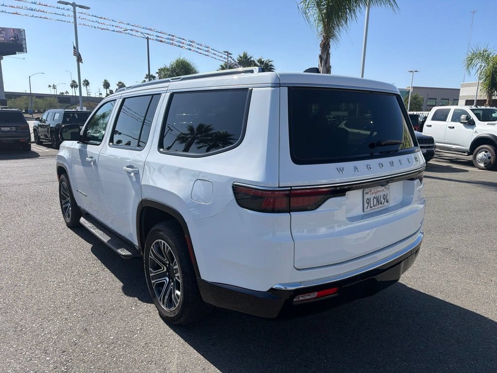 Used 2024 Jeep Wagoneer Series II w/ Flexible Seating Group RWD image 3