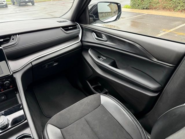 Certified 2024 Jeep Grand Cherokee L Altitude AWD/4WD image 37