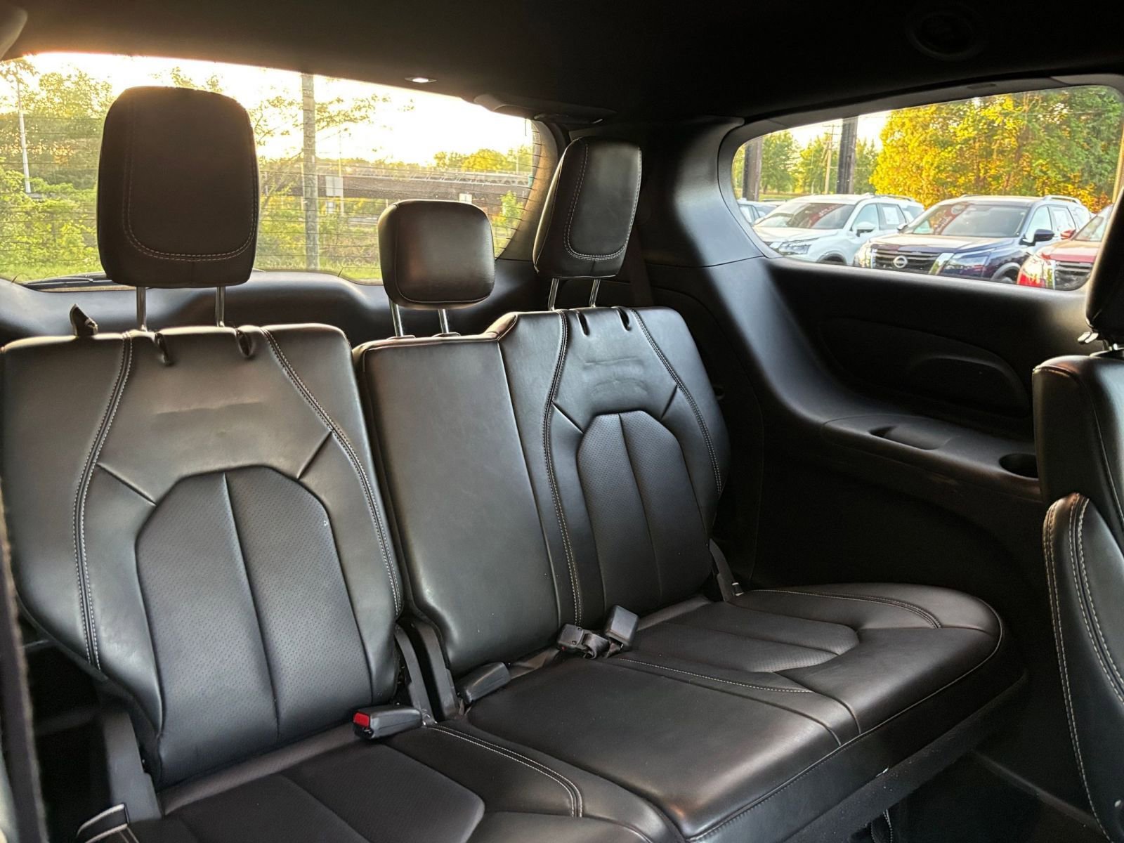 Used 2025 Chrysler Pacifica Select FWD image 30