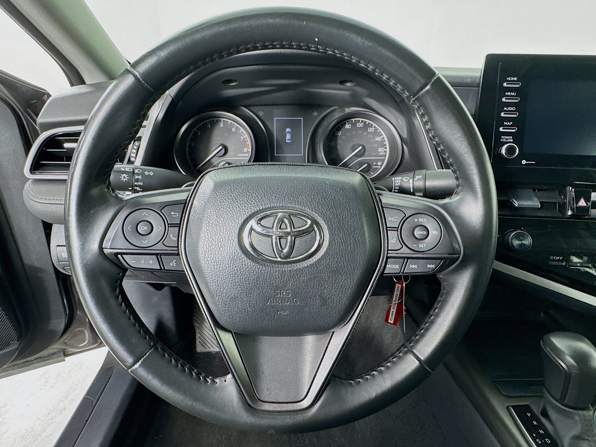 Used 2023 Toyota Camry SE FWD image 11