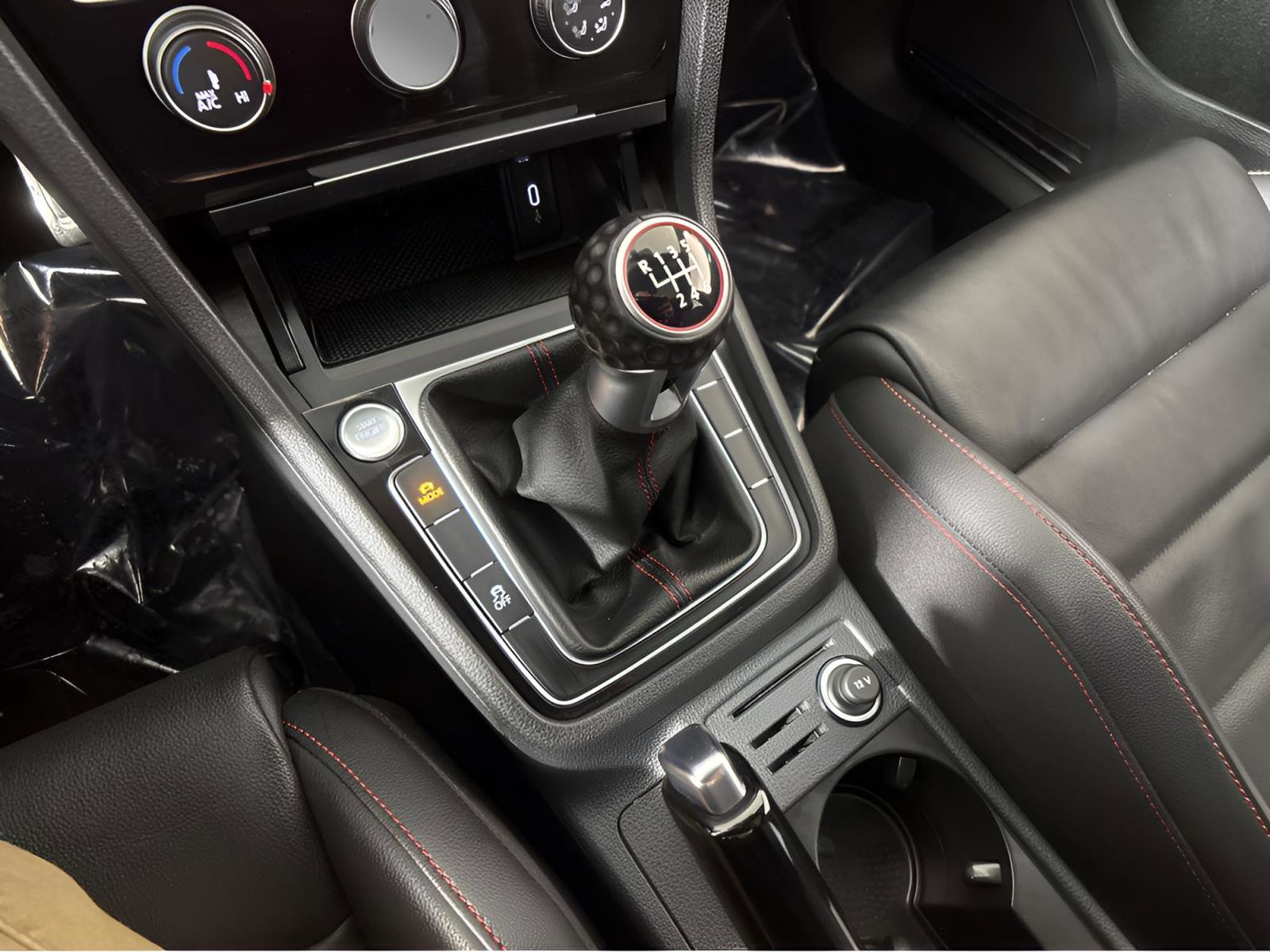 Used 2021 Volkswagen GTI SE image 24