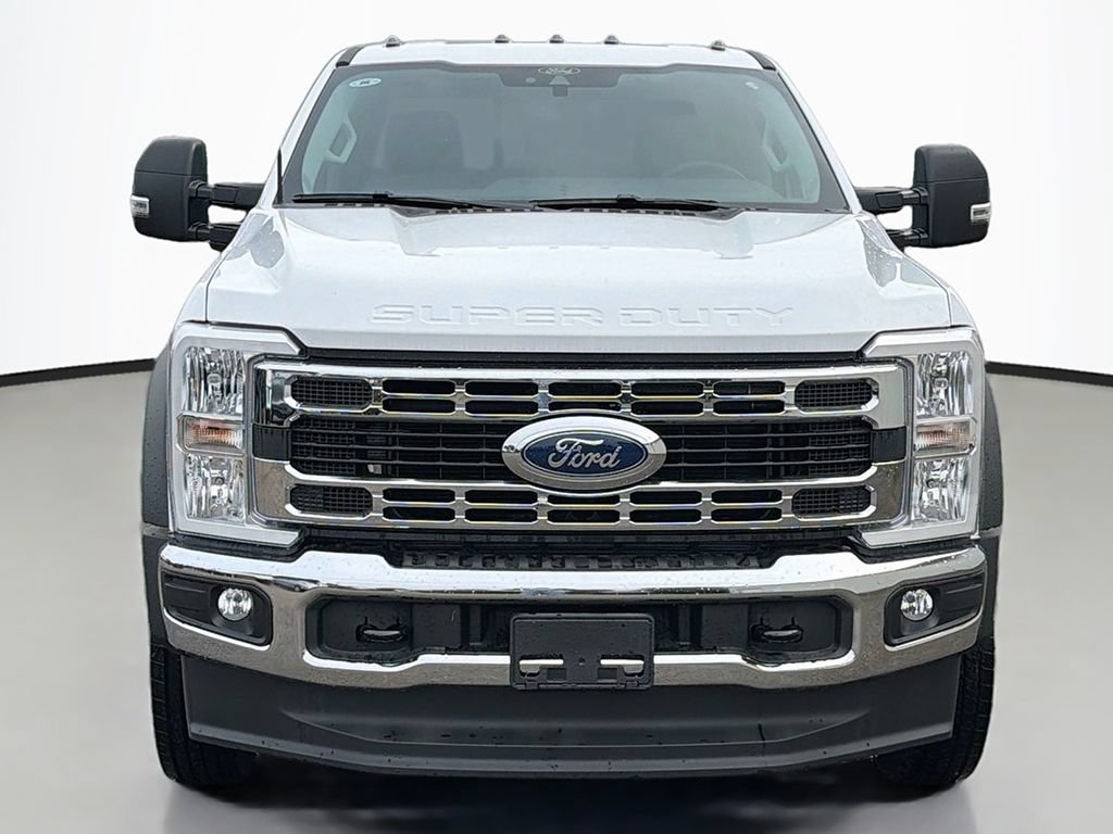 New 2026 Ford F550 4x4 Crew Cab image 7