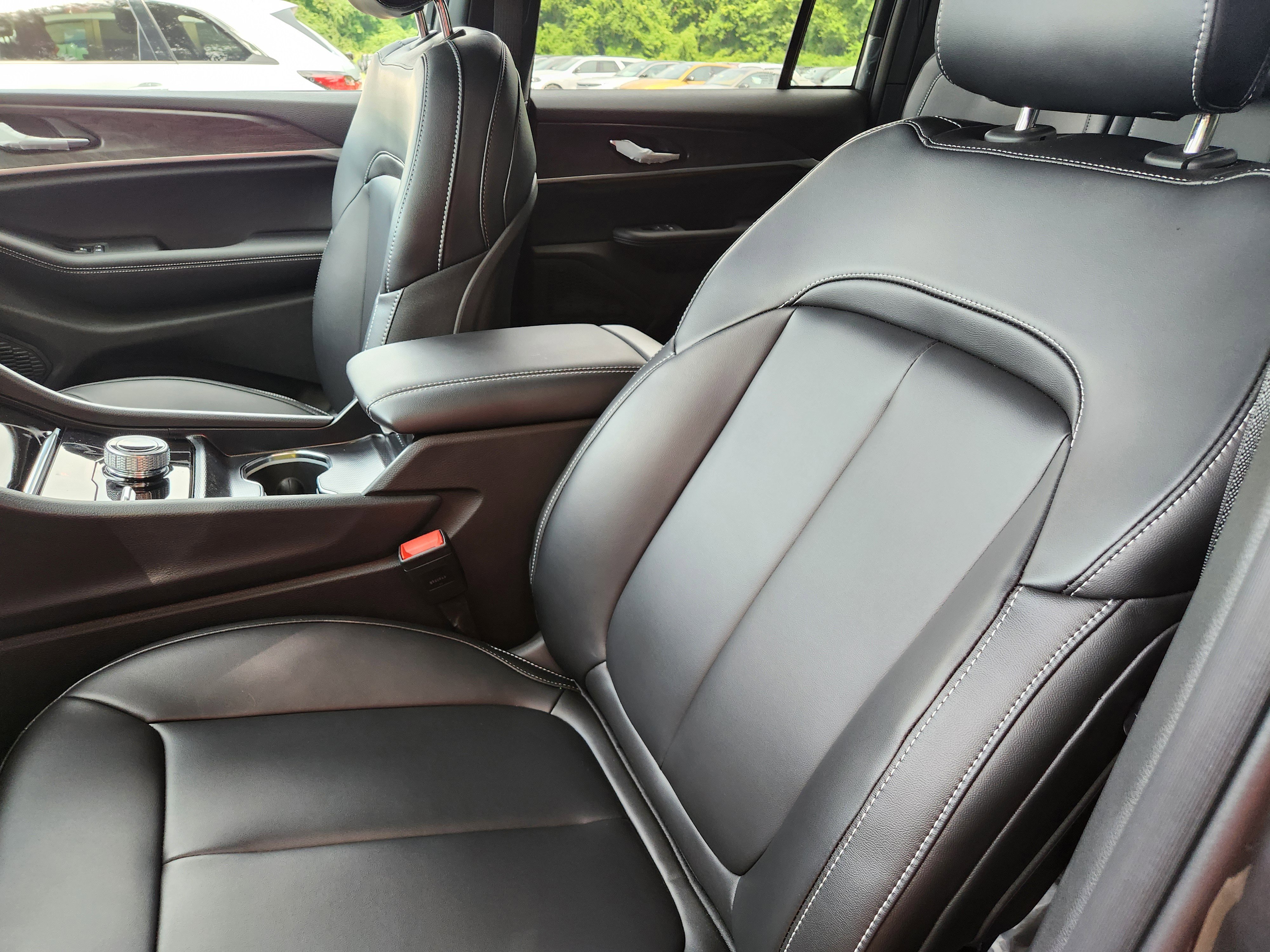 New 2025 Jeep Grand Cherokee Limited image 21