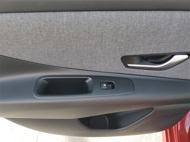 Used 2023 Hyundai Elantra Limited image 17