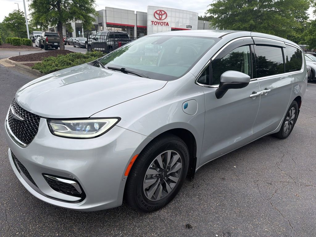 Used 2023 Chrysler Pacifica Touring-L FWD image 24
