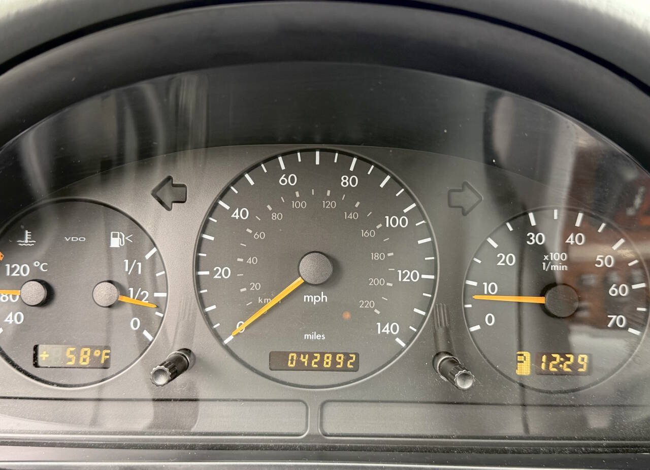 Used 2001 Mercedes-Benz ML 320 4MATIC image 17