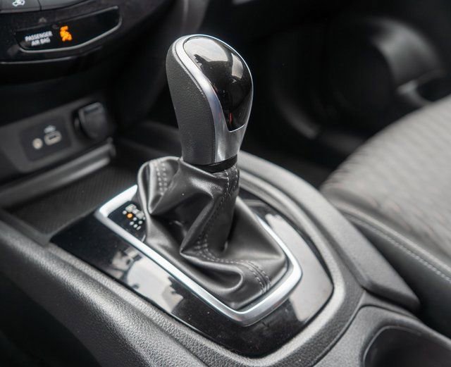 Used 2020 Nissan Rogue SV AWD/4WD image 32