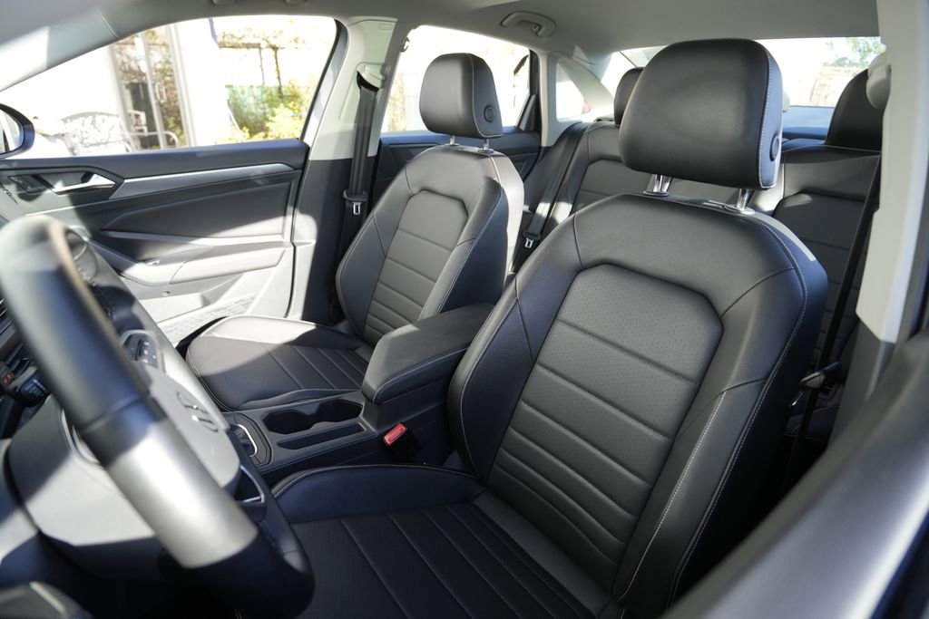 Used 2023 Volkswagen Jetta SE FWD image 17