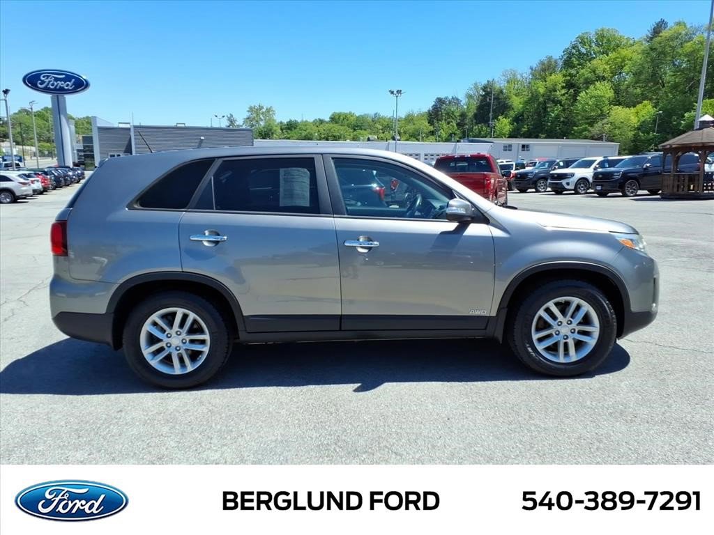 Used 2014 Kia Sorento LX AWD/4WD image 4