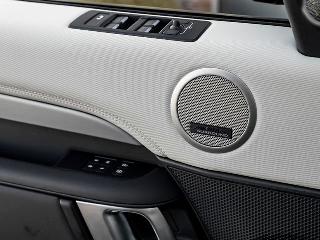 New 2026 Land Rover Discovery Limited Edition AWD/4WD image 25