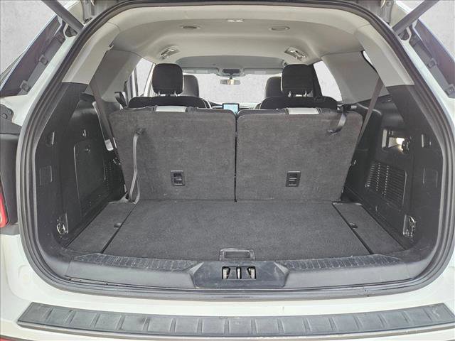 Used 2021 Ford Explorer XLT w/ Equipment Group 202A image 5