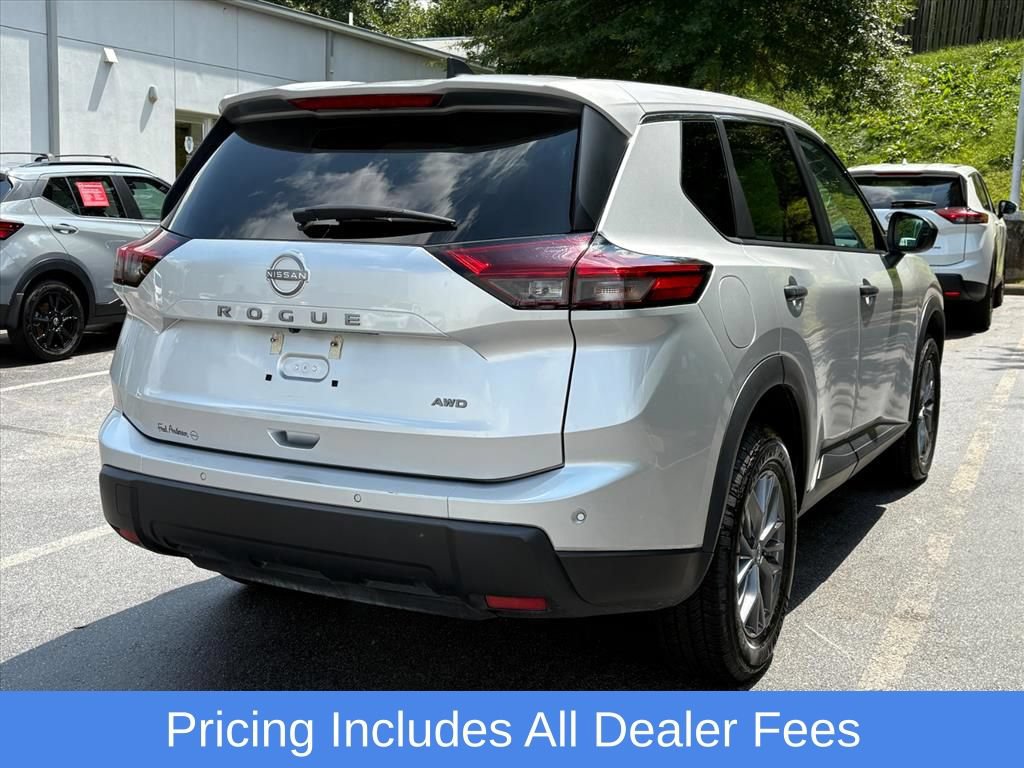Used 2024 Nissan Rogue S AWD/4WD image 8