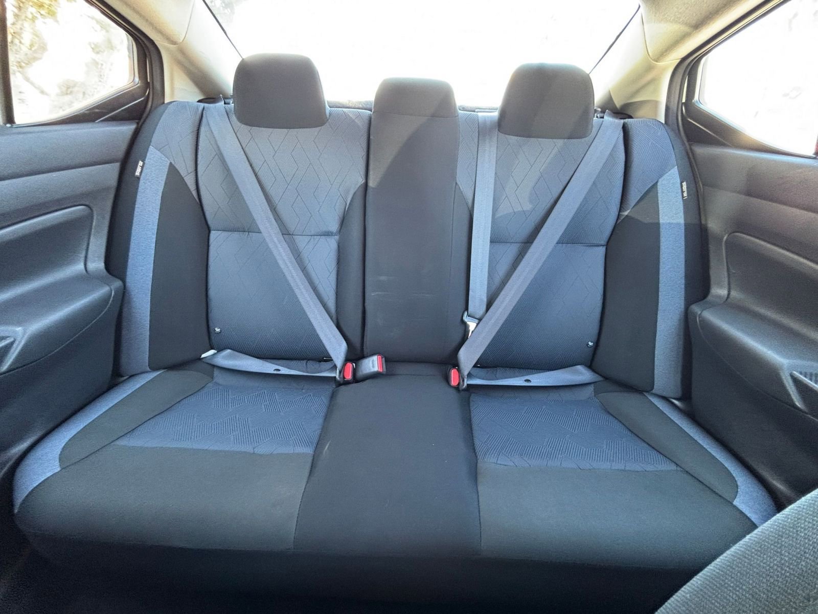 Used 2025 Nissan Versa SV FWD image 37