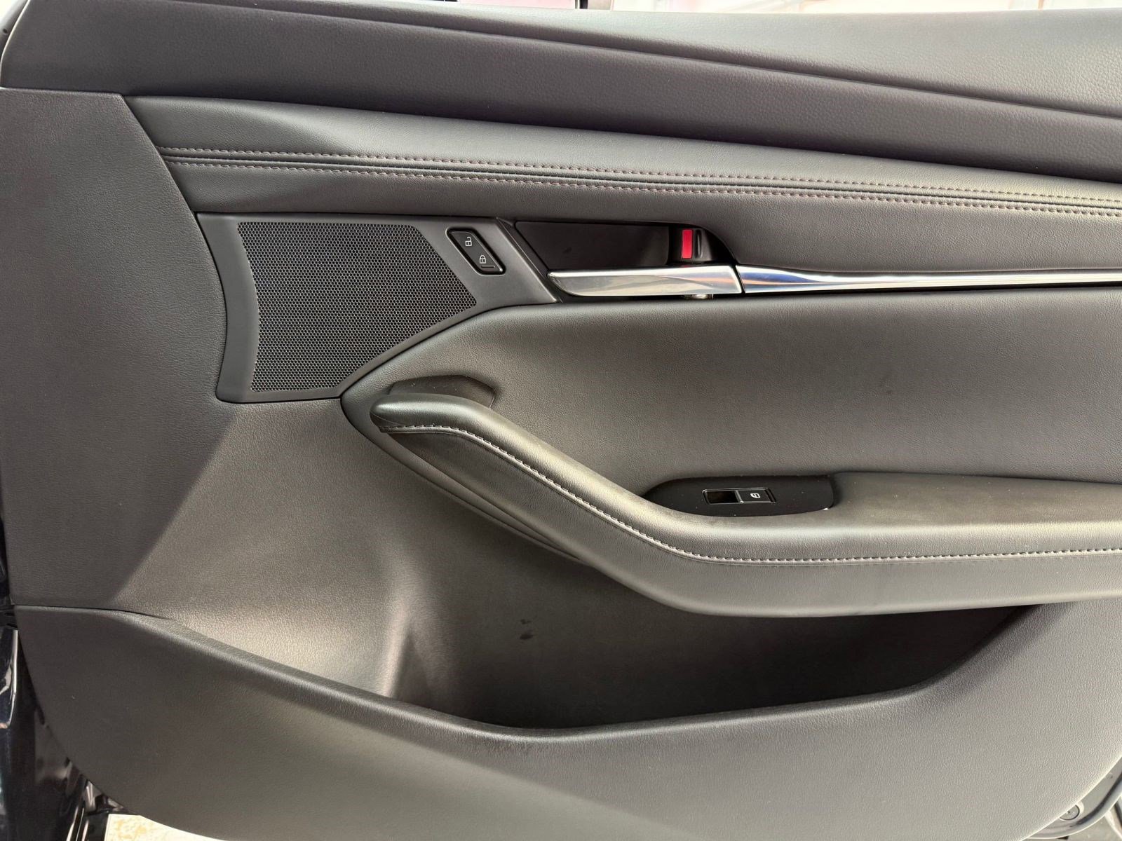 Used 2025 MAZDA MAZDA3 s image 21