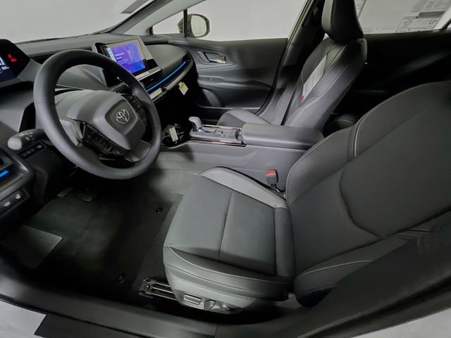 New 2026 Toyota Prius FWD image 12