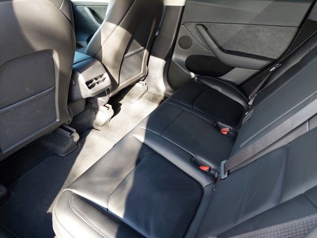 Used 2025 Tesla Model Y Long Range image 31