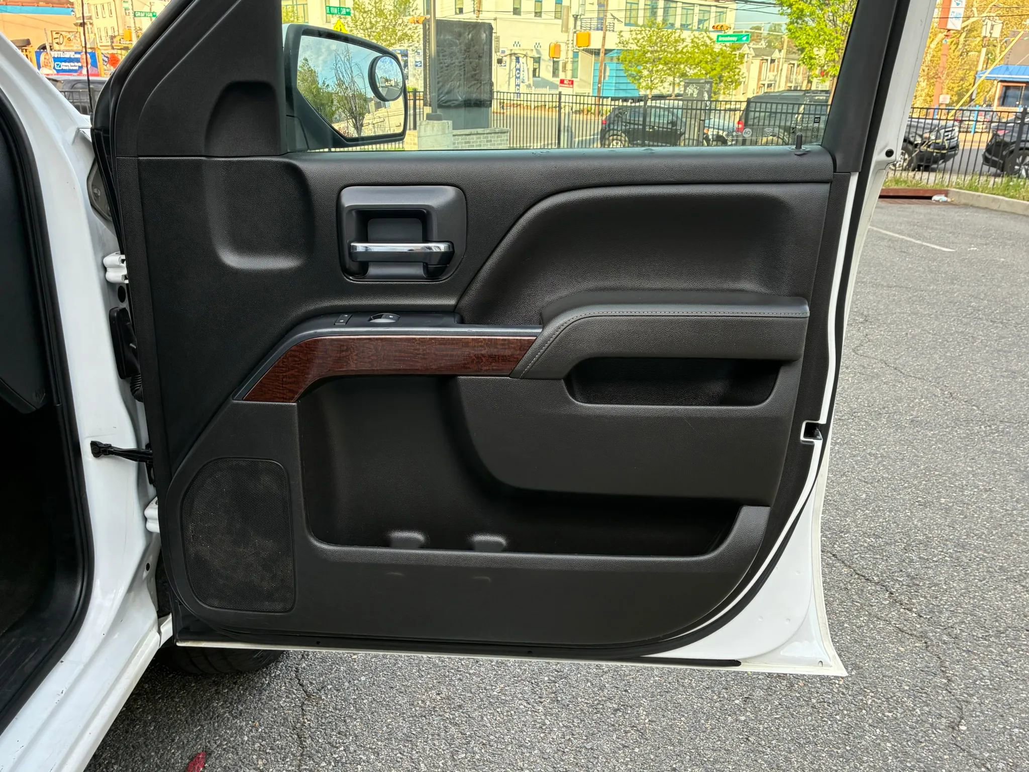 Used 2018 GMC Sierra 1500 SLE w/ SLE Value Package AWD/4WD image 14