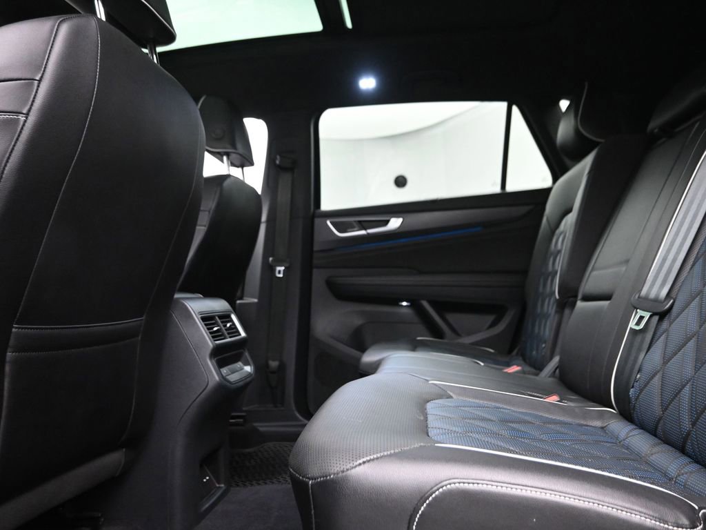 Used 2024 Volkswagen Atlas Cross Sport SEL Premium R-Line image 11