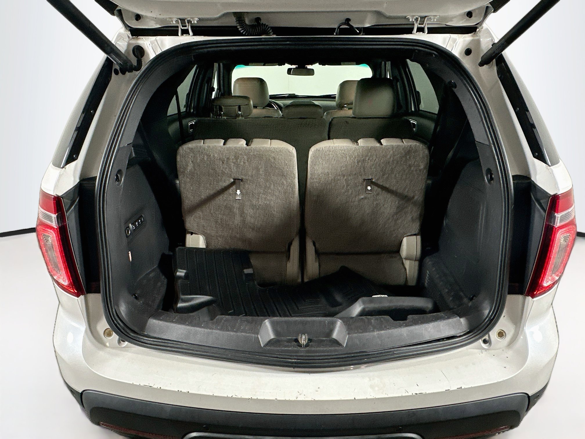 Used 2015 Ford Explorer Limited w/ Equipment Group 302A FWD image 29