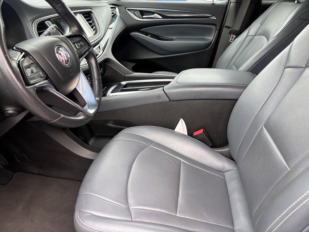 Used 2024 Buick Enclave Premium image 9