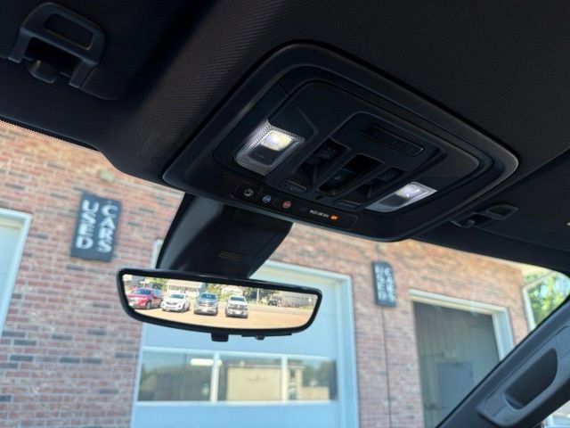 Used 2019 Chevrolet Silverado 1500 High Country w/ Technology Package AWD/4WD image 32